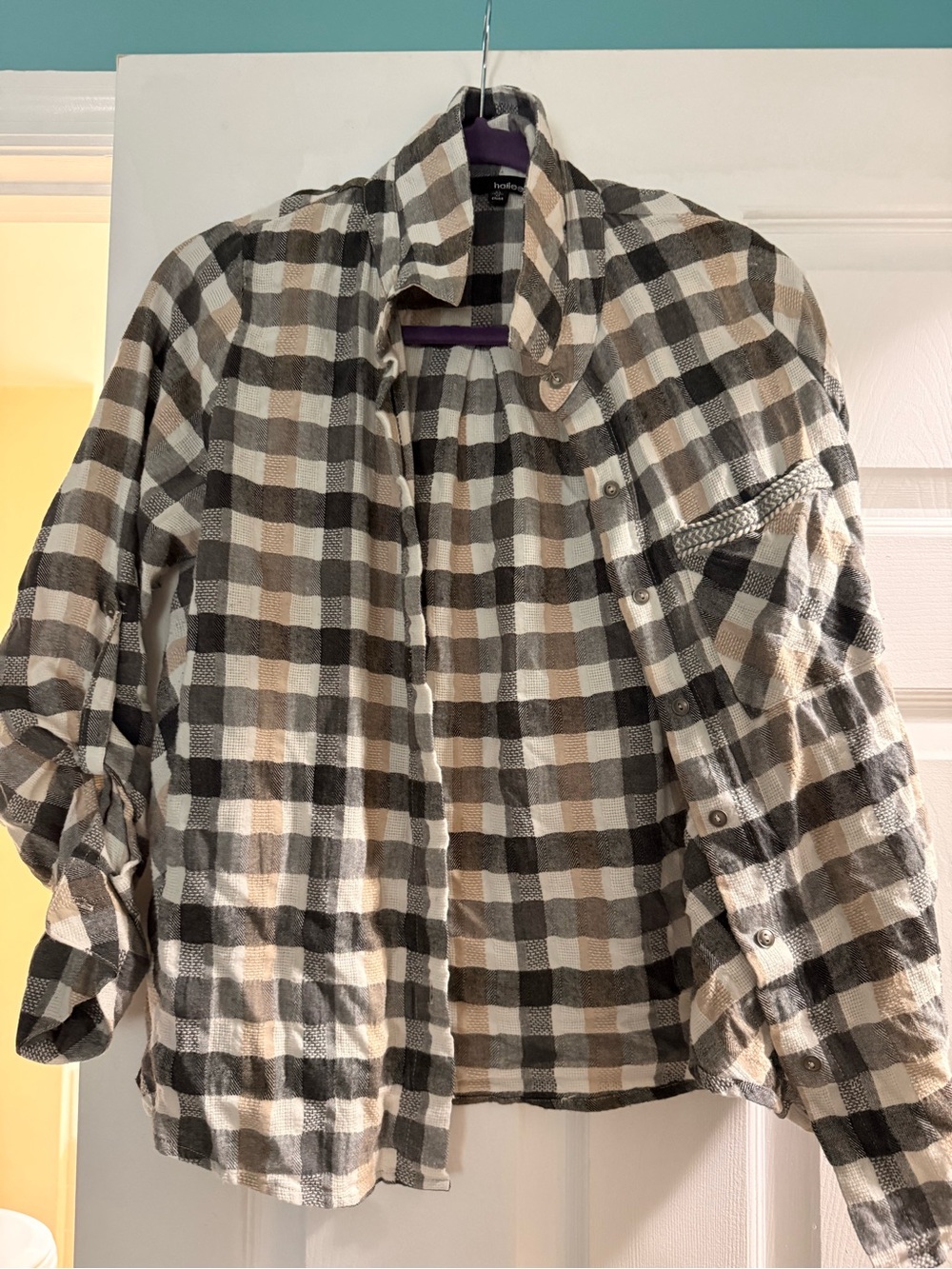 Women's Plaid Button-Down Shirt Jacket in Beige, Black & White